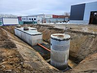 detailní reference, Betonová požární nádrž řešená sestavou nádrží ND24 a šachty ze skruží průměru 2000 mm, db betonové jímky